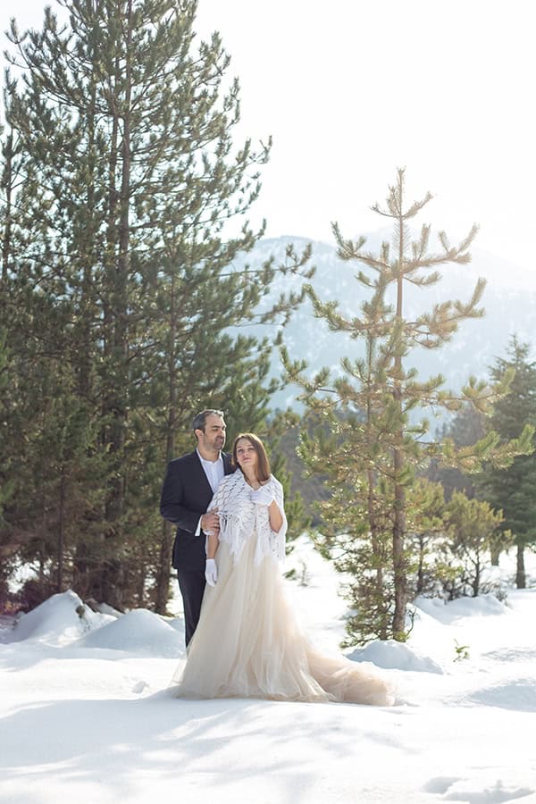 beautiful-romantic-wedding-athens-christmas-spirit_05