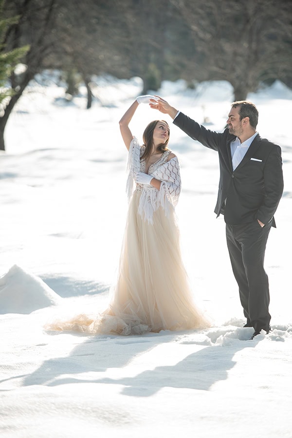beautiful-romantic-wedding-athens-christmas-spirit_10