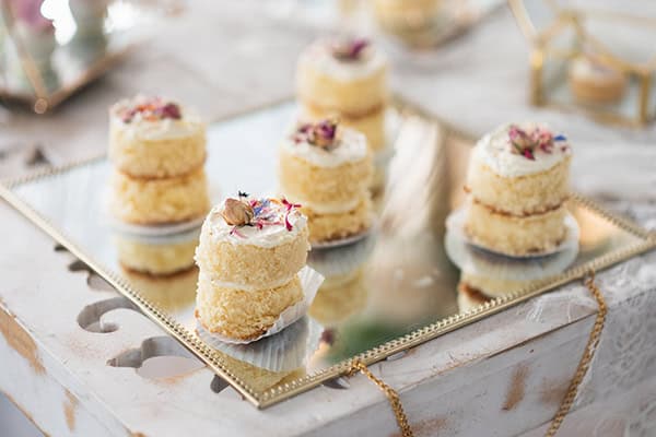 beautiful-summer-wedding-athens-romantic-decoration_26