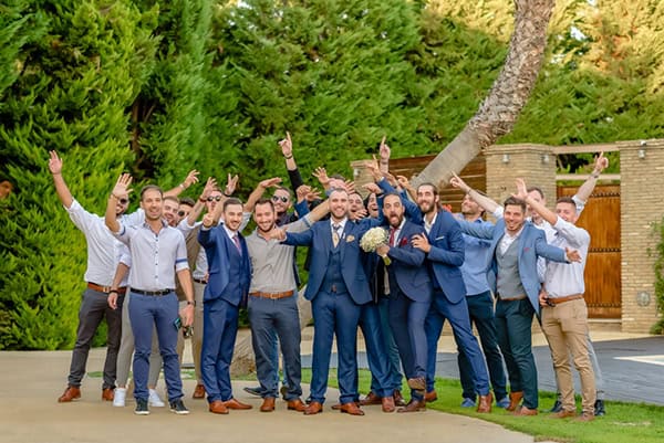 beautiful-summer-wedding-romantic-white-blooms_25