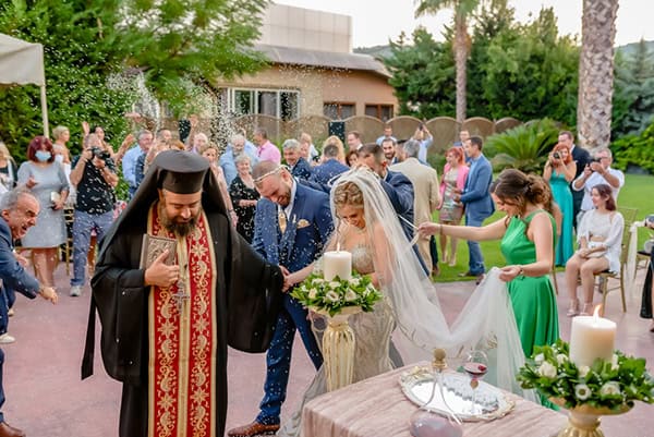 beautiful-summer-wedding-romantic-white-blooms_33