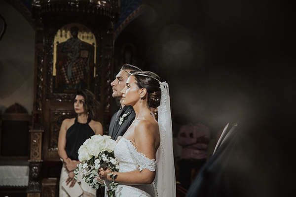 beautiful-summer-wedding-white-romantic-blooms_11