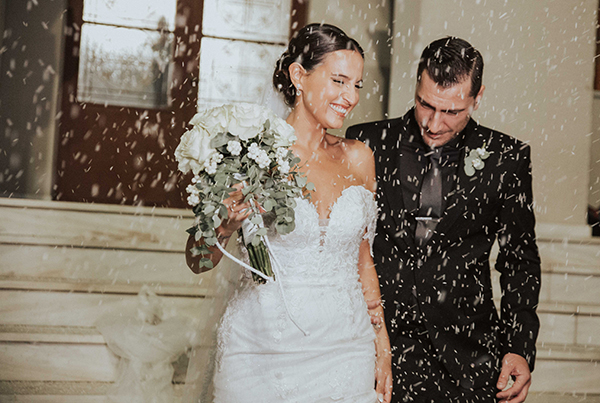 beautiful-summer-wedding-white-romantic-blooms_14x