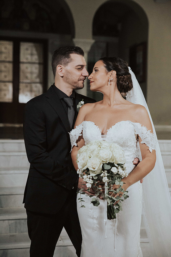 beautiful-summer-wedding-white-romantic-blooms_15