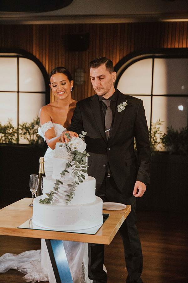 beautiful-summer-wedding-white-romantic-blooms_19