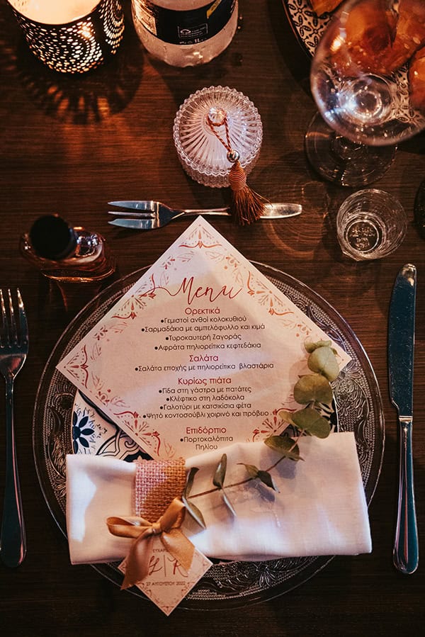 bohemian-decoration-wedding-unique-florals-wood-details_11x