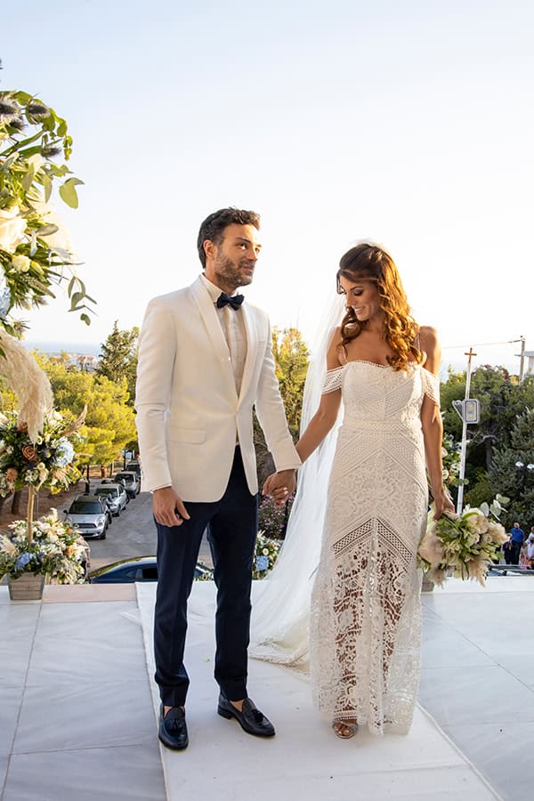 bohemian-wedding-athens-beautiful-florals-blue-hydrangeas_08