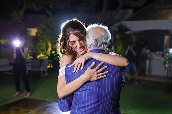 bohemian-wedding-athens-beautiful-florals-blue-hydrangeas_21x