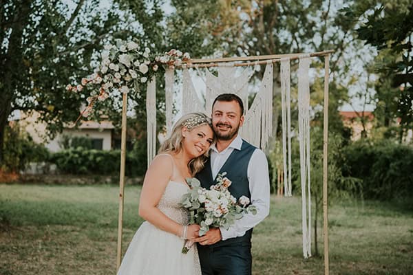 boho-summer-wedding-macrame-creation-white-blooms_01
