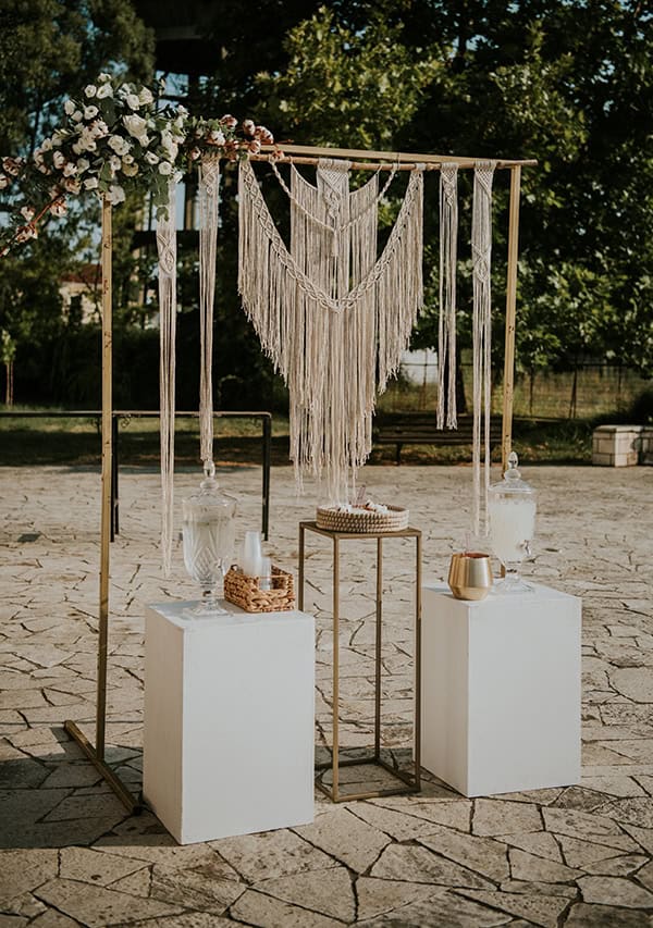 boho-summer-wedding-macrame-creation-white-blooms_06