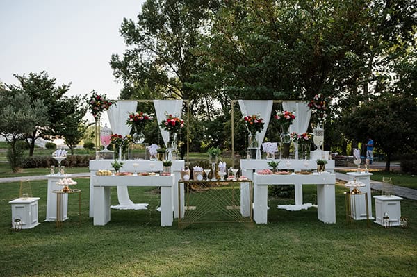 colorful-wedding-decoration-ideas-roses-vivid-hues_10