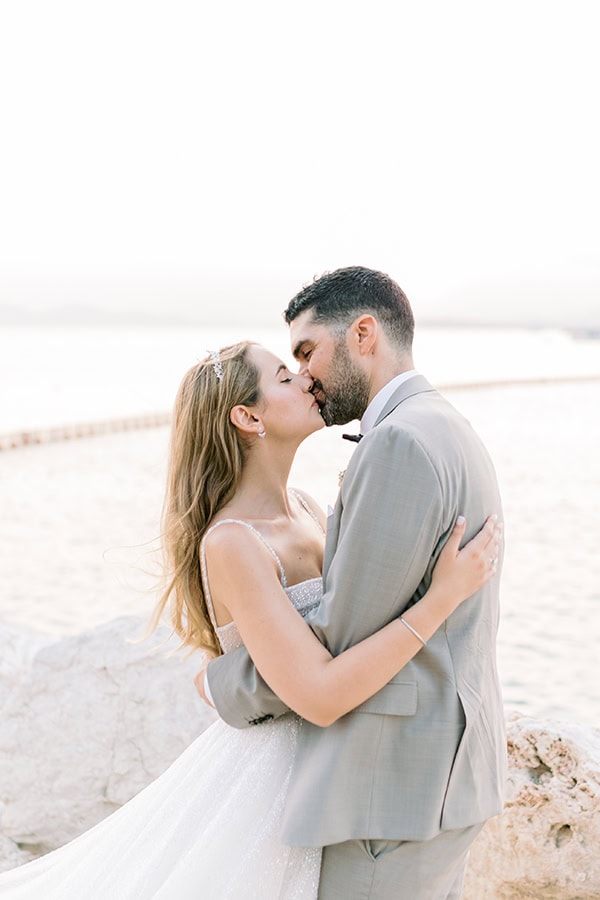 elegant-summer-wedding-ble-azure-white-blooms_06
