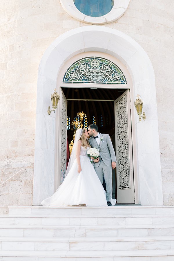 elegant-summer-wedding-ble-azure-white-blooms_36