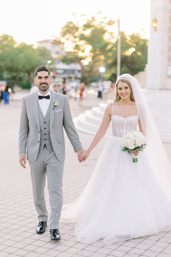 elegant-summer-wedding-ble-azure-white-blooms_39