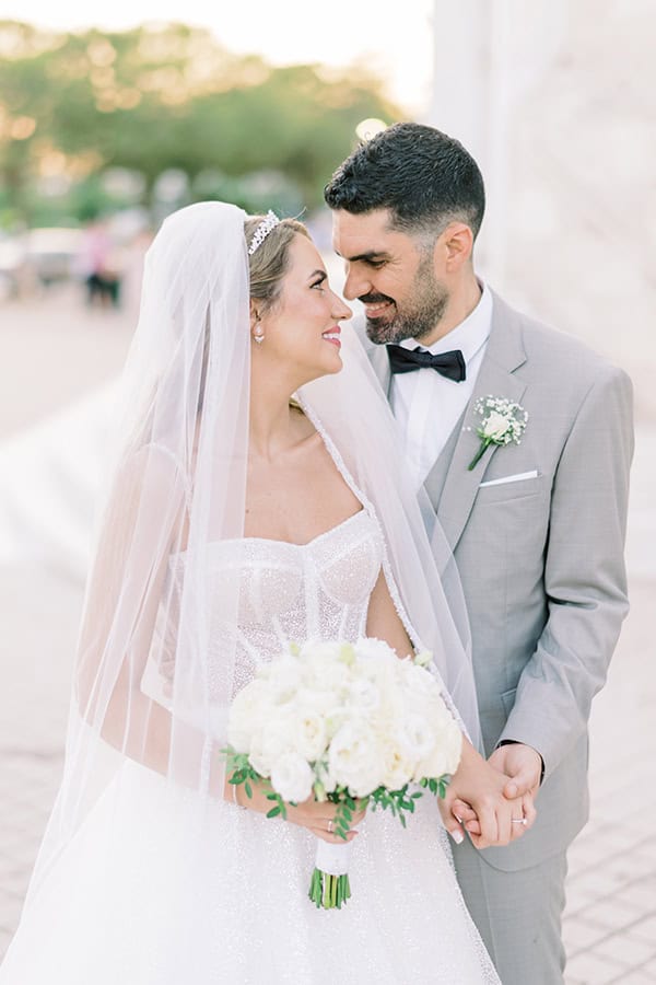 elegant-summer-wedding-ble-azure-white-blooms_40