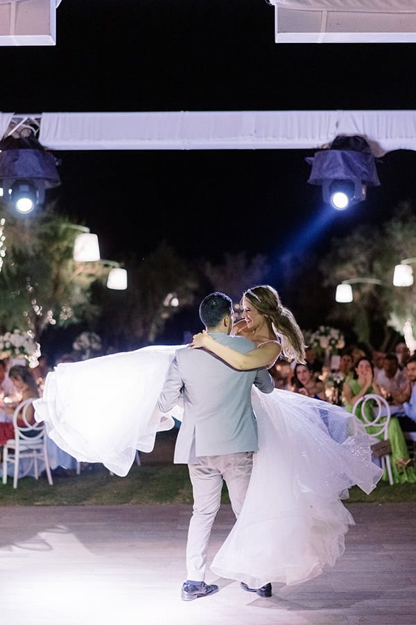 elegant-summer-wedding-ble-azure-white-blooms_53