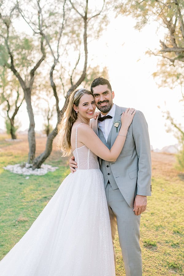 elegant-summer-wedding-ble-azure-white-blooms_56