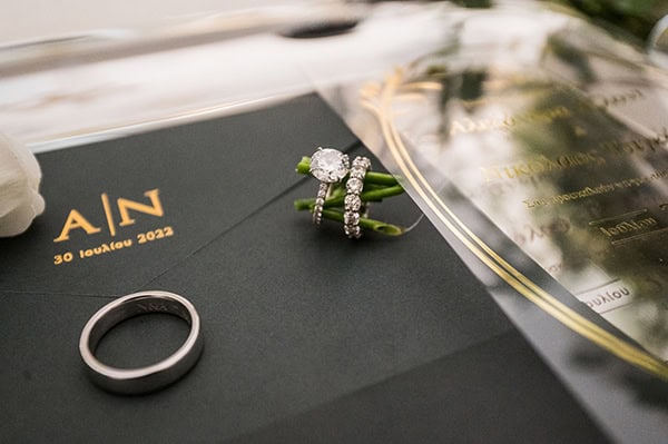 impressive-summer-wedding-lakonia-lush-floral-arrangments_08x