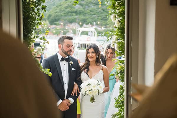 impressive-summer-wedding-lakonia-lush-floral-arrangments_49