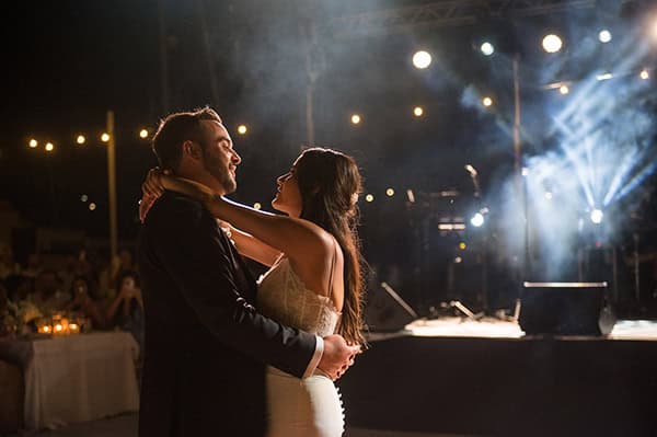 impressive-summer-wedding-lakonia-lush-floral-arrangments_57