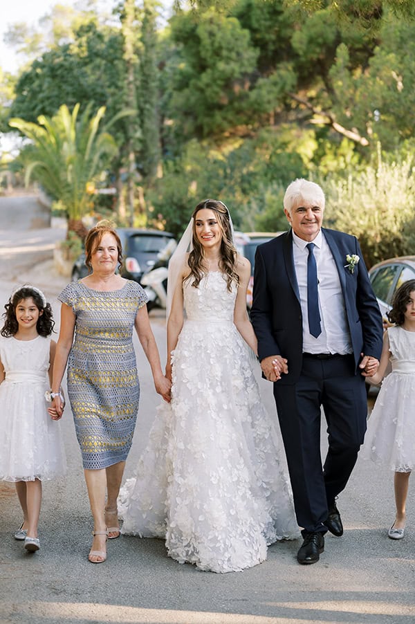 impressive-wedding--light-blue-white-hydrangeas_35
