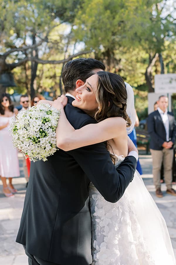 impressive-wedding--light-blue-white-hydrangeas_37