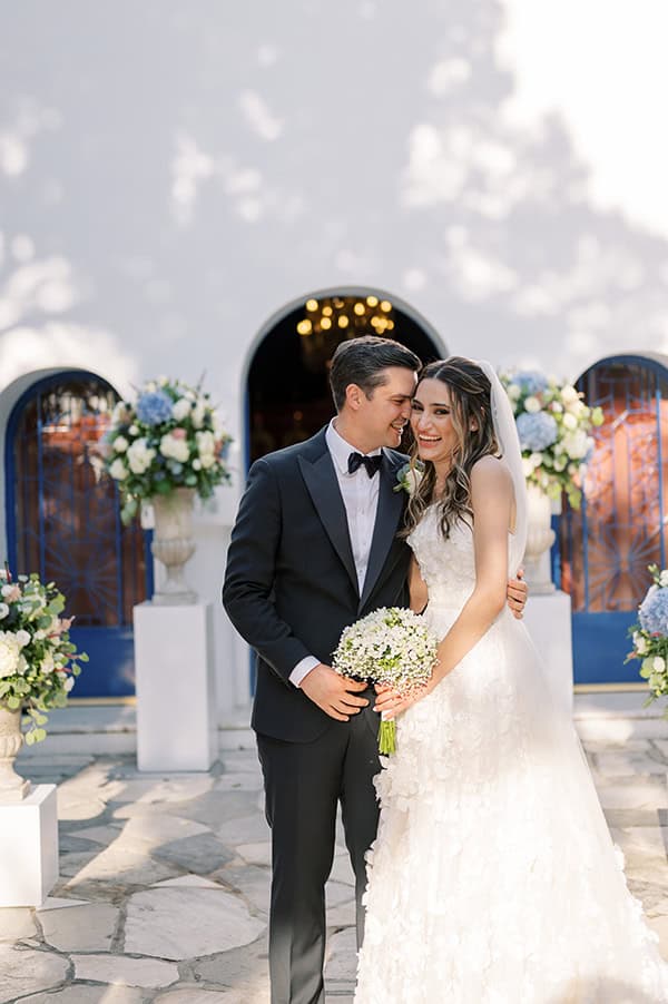 impressive-wedding--light-blue-white-hydrangeas_38