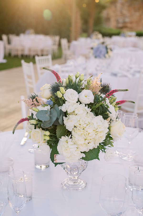 impressive-wedding--light-blue-white-hydrangeas_52