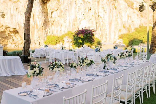 impressive-wedding--light-blue-white-hydrangeas_53