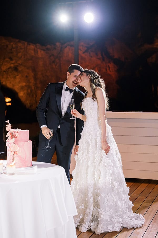 impressive-wedding--light-blue-white-hydrangeas_64