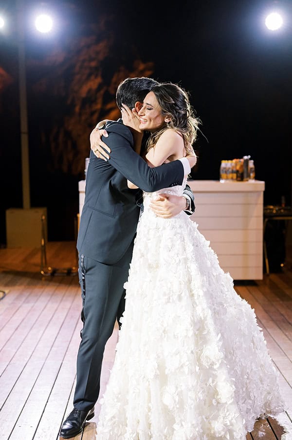 impressive-wedding--light-blue-white-hydrangeas_69