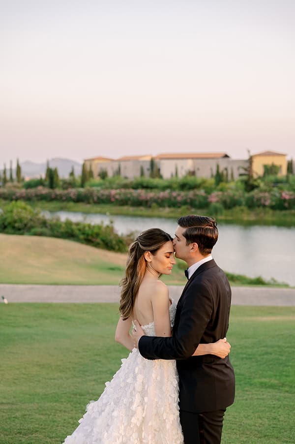 impressive-wedding--light-blue-white-hydrangeas_81
