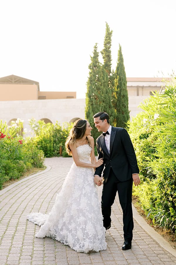 impressive-wedding--light-blue-white-hydrangeas_86