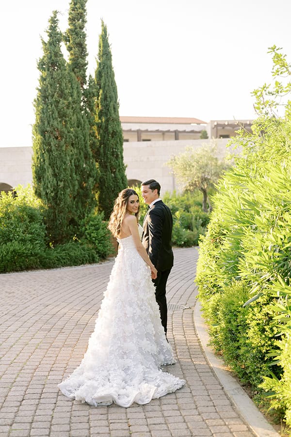 impressive-wedding--light-blue-white-hydrangeas_88