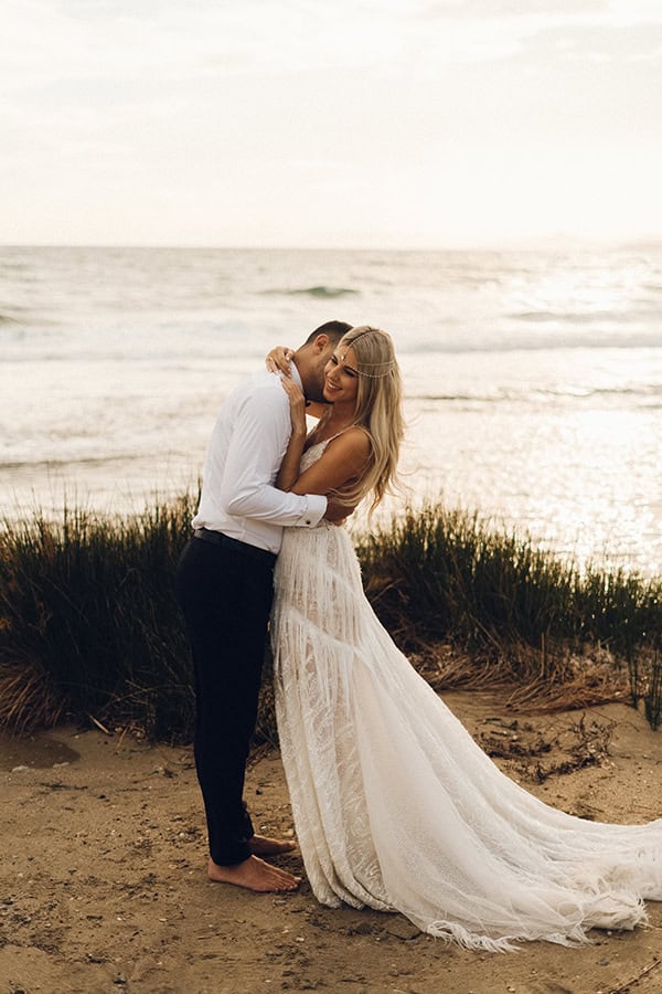 island-summer-wedding-boho-floral-arrangments_06x