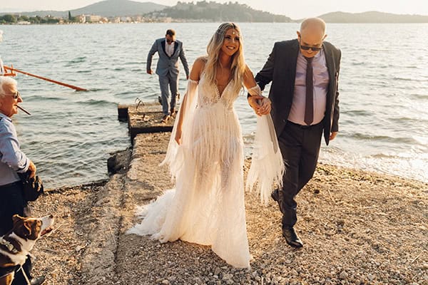 island-summer-wedding-boho-floral-arrangments_21