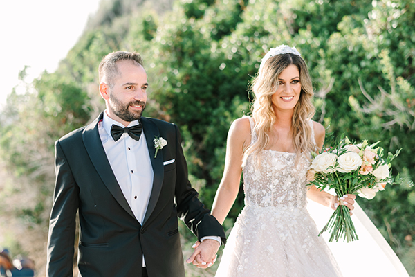 lovely-chic-wedding-andros-island-roses-hydrangeas_24