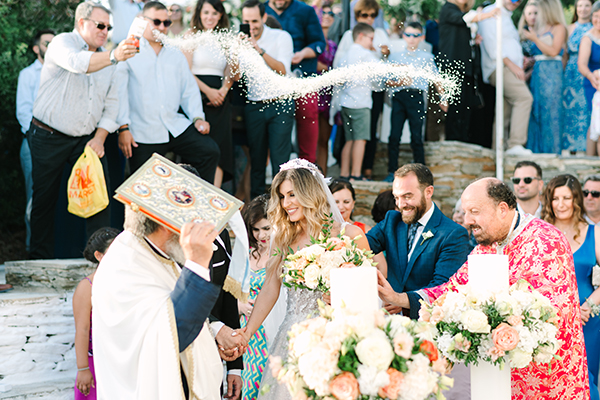 lovely-chic-wedding-andros-island-roses-hydrangeas_27