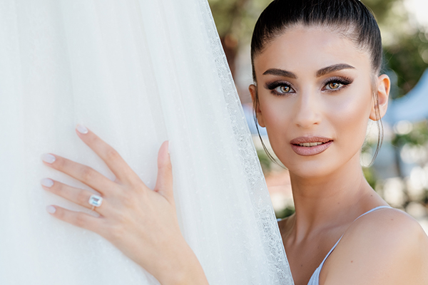 lovely-fall-wedding-drama-white-roses_13x