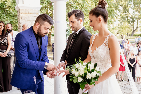 lovely-fall-wedding-drama-white-roses_21x