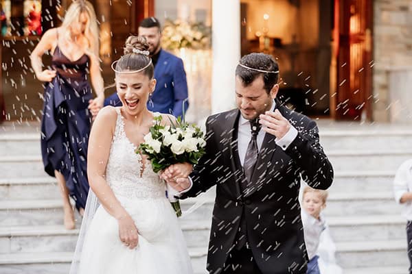 lovely-fall-wedding-drama-white-roses_23