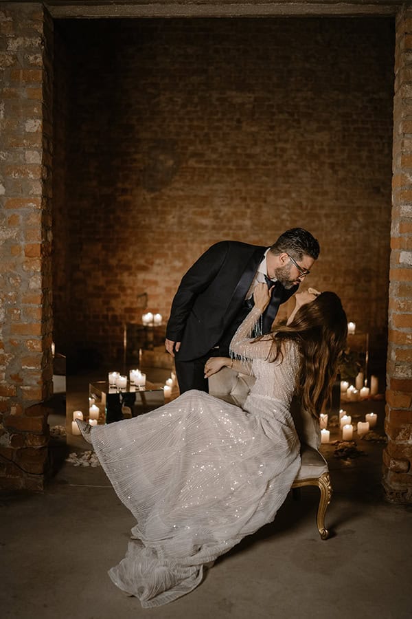 luxury-fall-wedding-thessaloniki-white-florals-special-lighting_02