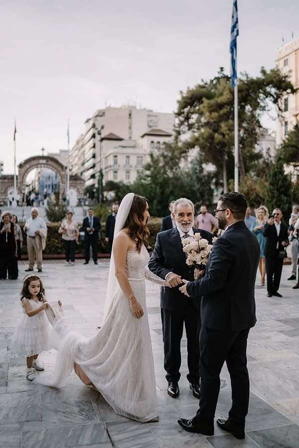luxury-fall-wedding-thessaloniki-white-florals-special-lighting_22