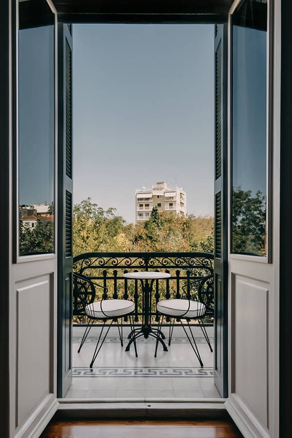 organise-your-dreamy-wedding-reception-bold-type-hotel_08