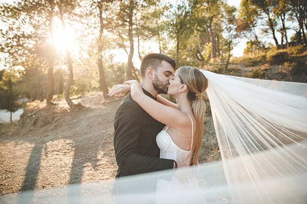 romantic-wedding-athens-lush-florals-coral-hues_04x