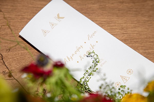 rustic-spring-wedding-tinos-island-colorful-flowers_04