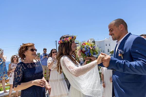 rustic-spring-wedding-tinos-island-colorful-flowers_21x