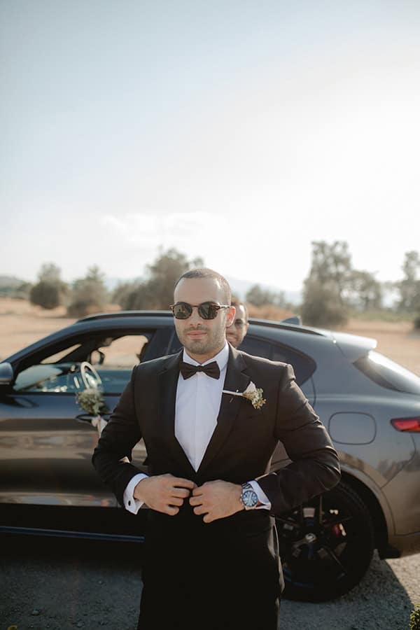 rustic-summer-wedding-licosia-beautiful-florals-romantic-hues_14