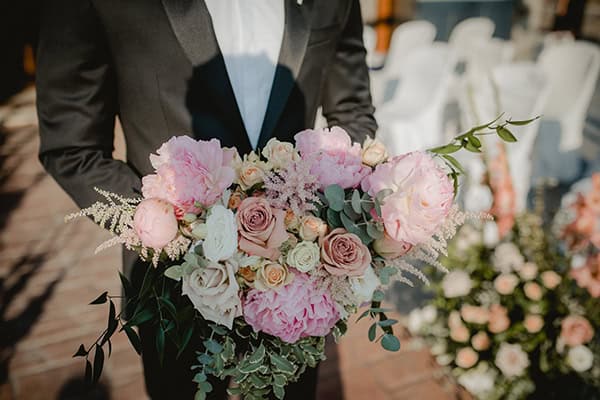 rustic-summer-wedding-licosia-beautiful-florals-romantic-hues_16