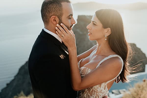 rustic-summer-wedding-licosia-beautiful-florals-romantic-hues_36